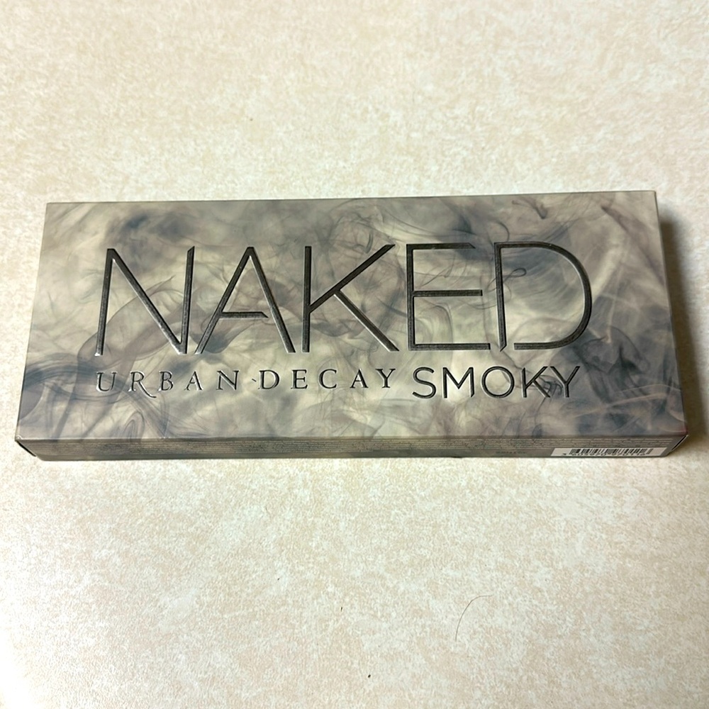 NIB Urban Decay Smokey Eyeshadow Palette